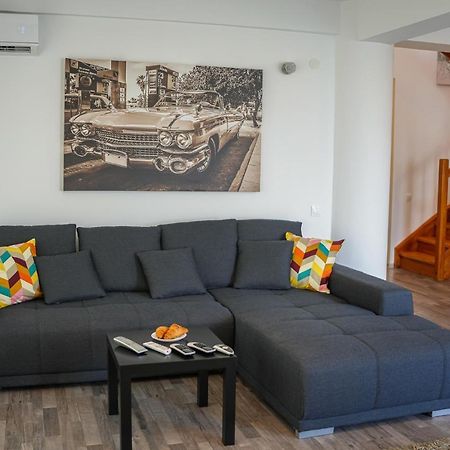 Penthouse With Huge Rooftop & Amazing City View Бухарест Екстер'єр фото