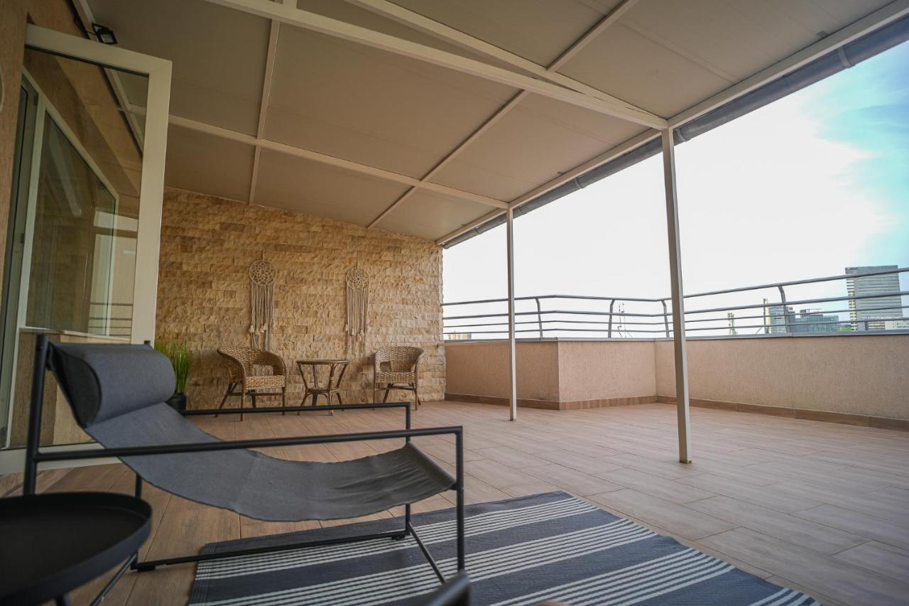 Penthouse With Huge Rooftop & Amazing City View Бухарест Екстер'єр фото