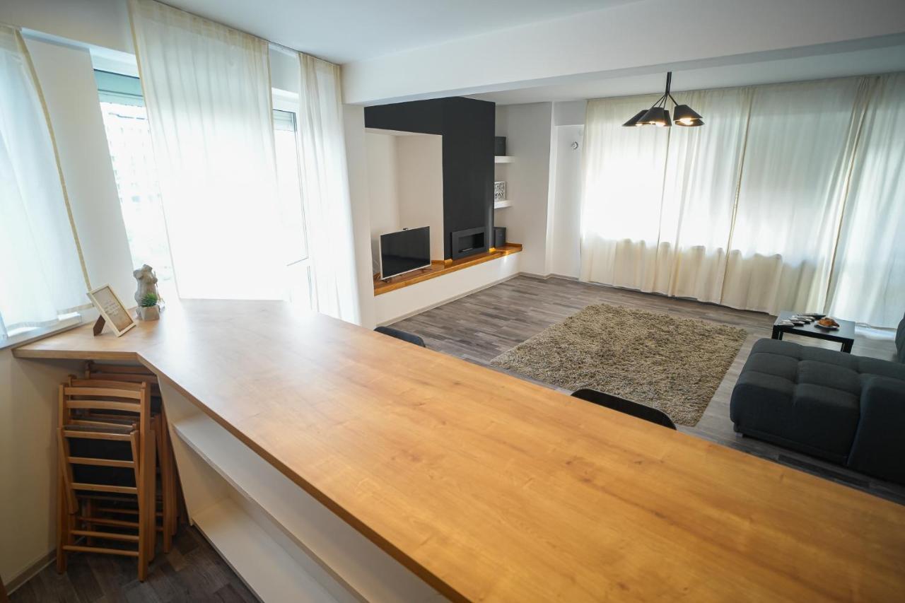 Penthouse With Huge Rooftop & Amazing City View Бухарест Екстер'єр фото
